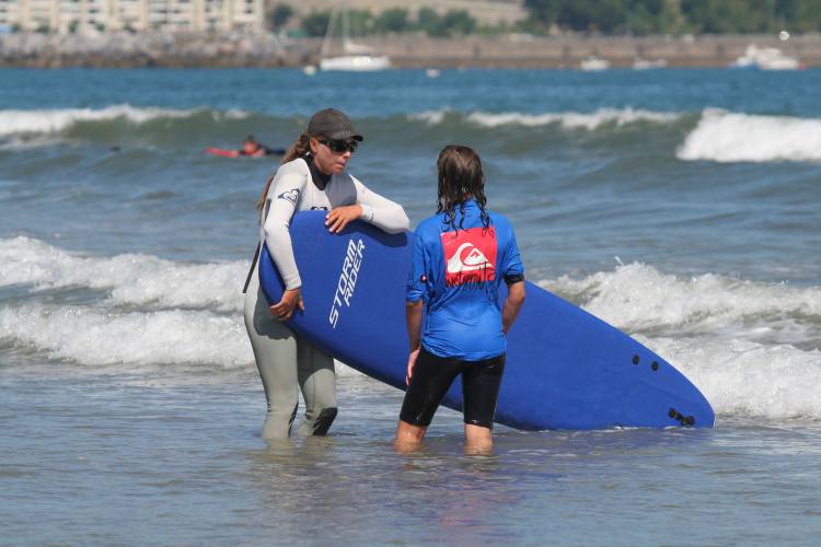 école de surf Hendaia Hendaye Quiksilver