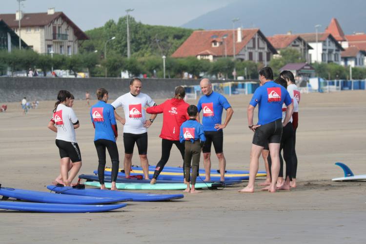 école de surf Hendaia Hendaye Quiksilver