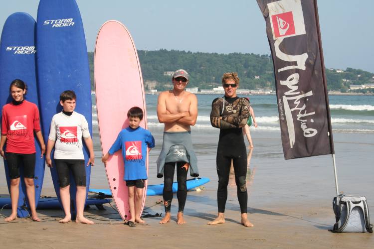 école de surf Hendaia Hendaye Quiksilver